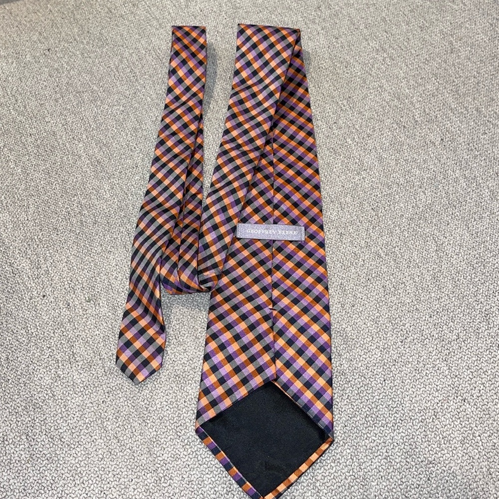 Geoffrey Beene black Iran’s and purple tie - Picture 2 of 3